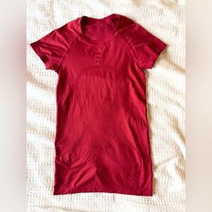 SPECIAL EDITION (gold logo) LULULEMON red swiftly full length size 4